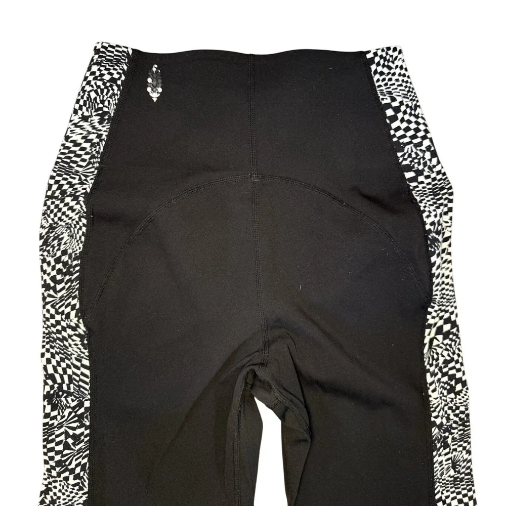 Free People Movement Checkmate Flare Leggings Black White Stripe Pants Sz XS - Picture 7 of 16